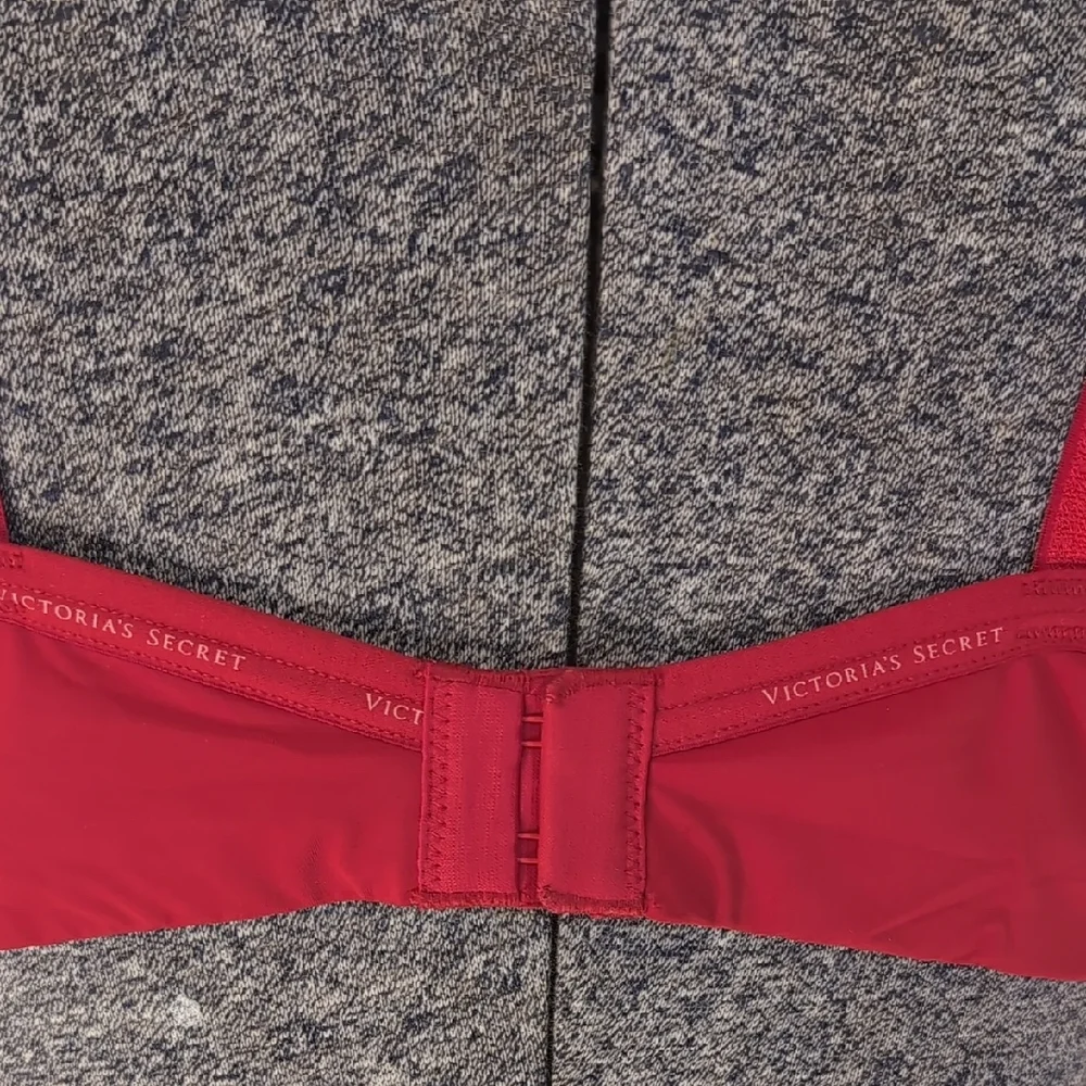Victoria's Secret Vibrant Red Bra - Picture 3 of 9